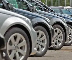 تخت گاز خودرو در بازار؛ خودرو دنباله رو دلار شد