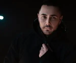 دانلود آهنگ ناصر زینعلی تولد Tavalod + ویدیو و با کیفیت 320