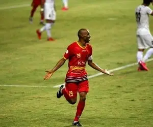 لوسیانو پریرا استقلالی شد؟