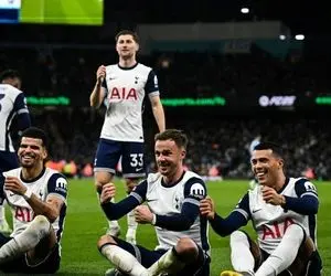 (عکس) نام شیراز در پوستر رسمی باشگاه تاتنهام