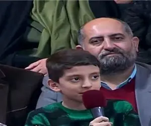 سکانس خندان؛ میکروفن دادن دست پسربچه باطری قلمی جوک آبرو مامان بر میگه همه روده برن