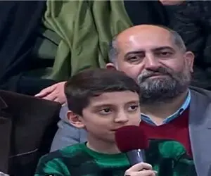 سکانس خندان؛ میکروفن دادن دست پسربچه باطری قلمی جوک آبرو مامان بر میگه همه روده برن