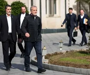 پوست خربزه زیر پای دولت چهاردهم؛ پروژه چند لایه مخالفان در پوشش حمله به برخی بانک‌ها