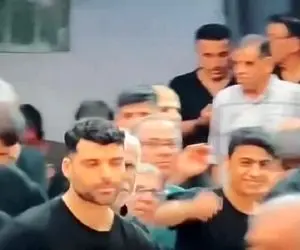 آواز احساسی؛ عزاداری مهدی طارمی تو هیئت بزرگ تهران اشکاش بند نمیاد حلقه زدن