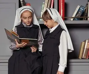 آواز شاد؛ شعر خوندن پسرای دهه نودی و بازی دخترا تو مدرسه که خانوم معلمم هم پاشونه