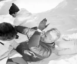 سفر به ایام قدیم ندیم؛ درگیری و زد و خورد رضا پهلوی با فرحناز پهلوی 