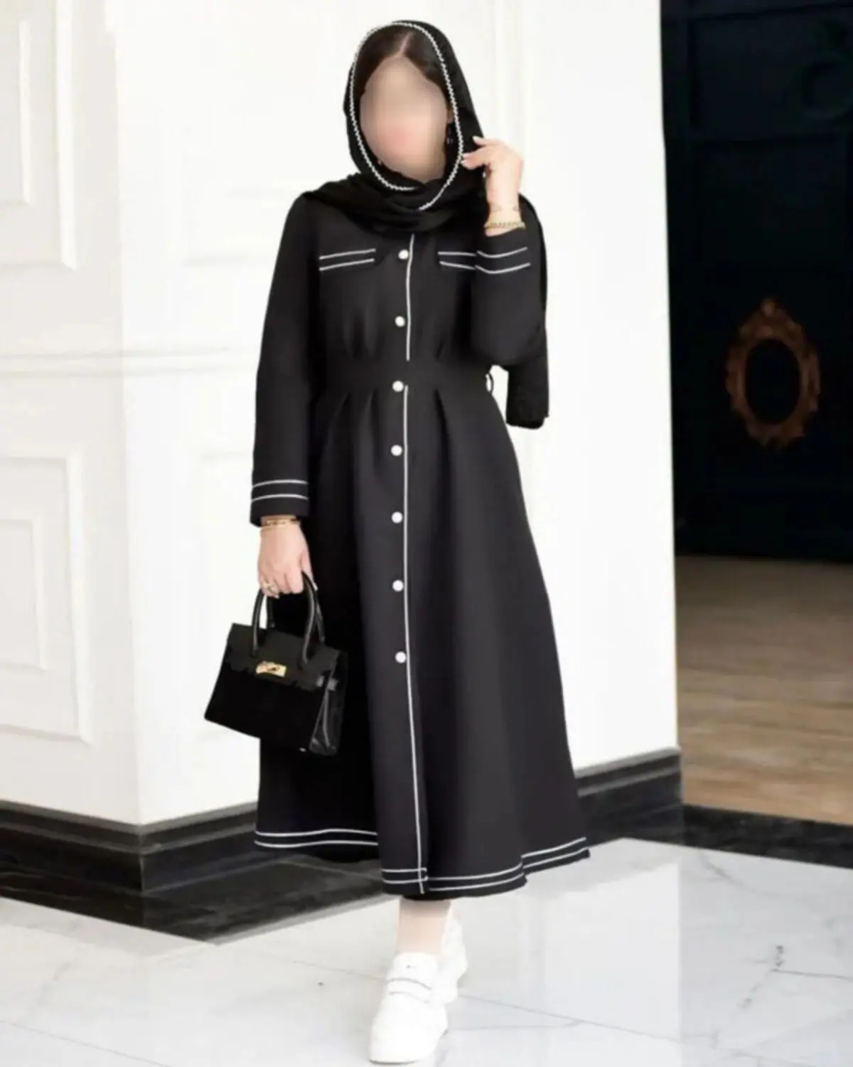 مانتو مشکی ساده دکمه دار