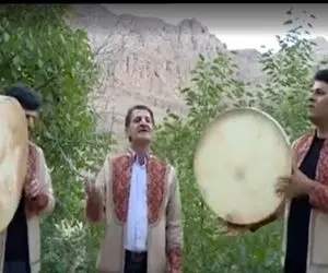  آواز محلی؛ پیرمرد تارهای صوتیش میلیارد میارزه همراه دف عزیز بشینه کناروم خوند ستودنی