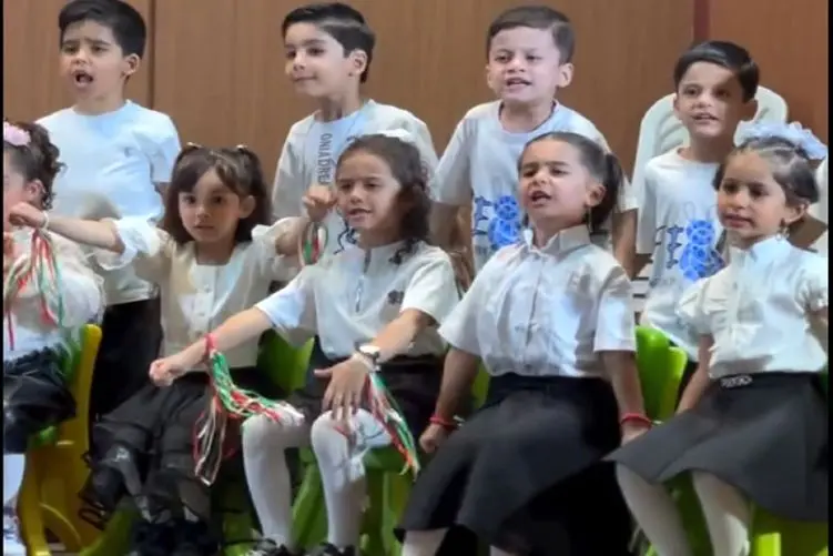 آواز احساسی؛ دختر زبل و دوست داشتنی همه رو مجذوب خودش کرد با اجراش