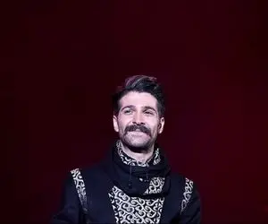 آواز احساسی؛ حمید هیراد با این حالش برای بندرعباسی ها چه با اشک دل همه رو خون کرد