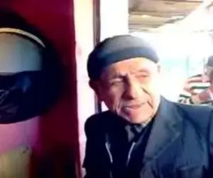 آواز محلی؛ پیرمرد دلشکسته که‌س نه‌له عاشق شیته رو جوری سوزناک خوند که اشک خون میریزی