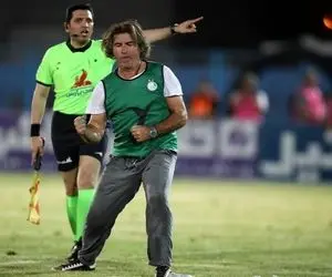 (عکس) کفش ۱۶میلیونی ساپینتو؛ علاقه سرمربی استقلال به کفش کثیف!