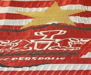 خوشحالی هواداران پرسپولیس از حضور یک استقلالی در زمین!