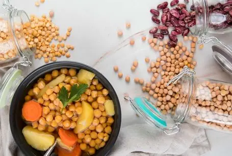 ترفندهای خانه داری؛ ترفندهای طلایی برای پخت سریع و بی‌نفخ حبوبات