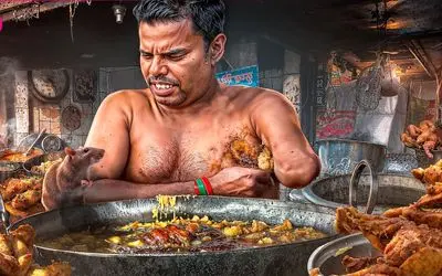 غذای خیابانی چندش؛ آشپزای هندی انگار بهداشت خط قرمزشونه همه نیمه برهنه و پر از کثافت