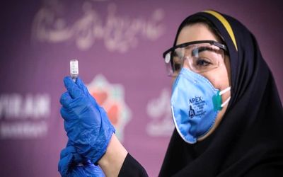 تزریق نخستین دُز واکسن انستیتو پاستور ایران
