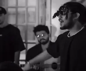 آواز ناب؛ پسر فرفری میون رفقا خوب خودتو جا کردی تو شعرام میخونه دهنت باز میمونه