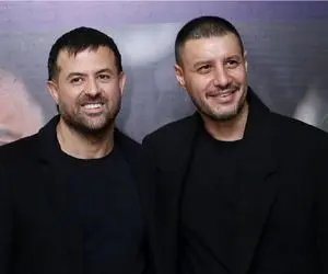 سکانس خندان/اتفاق باورنکردنی دماغ طرفدار رو چشم جواد عزتی فرو میاد/ باورش نمیشه