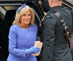 (عکس) یک ایرانی آرایشگر همسر جو بایدن شد