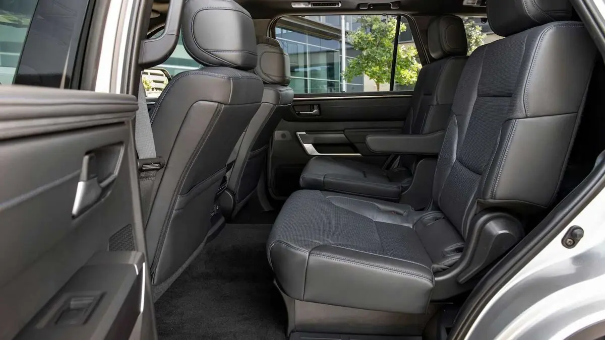 Toyota Sequoia2023