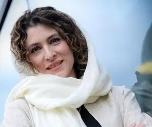 عکس | ویشکا آسایش و جمعی از دوستانش در پشت صحنه