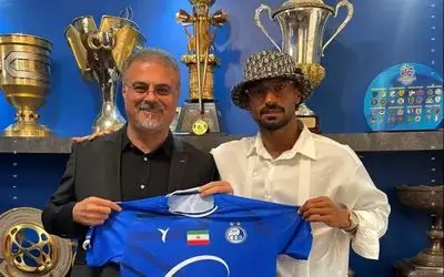 رامین رضائیان با یک استایل خاص رفت باشگاه و با استقلال تمدید کرد