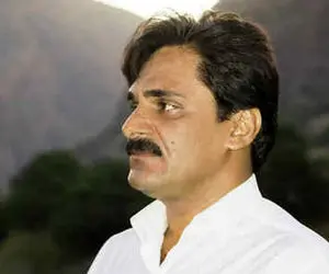 آواز جگرسوز؛ سجاد رزمجو با اجرای آهنگ عشق تو کرده کورم آتیش زد به دل همه عشاق دل خسته