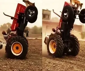 دست فرمون؛ پسره واسه دلبری از دخترای محل با تراکتور تک چرخ میزنه