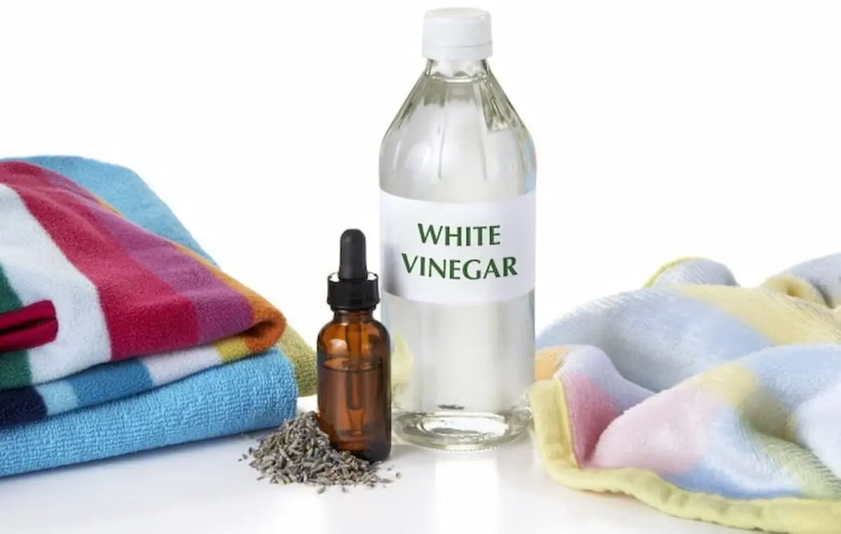 Washing-clothes-with-vinegar-02