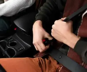 جریمه نبستن کمربند ایمنی در سال ۱۴۰۴؛ مبلغ، شرایط و تأثیر در خلافی خودرو