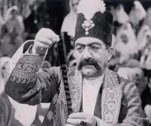 سفر به ایام قدیم؛ باورت نمیشه عزت الله انتظامی تو عروسیش این شکلی بوده