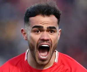 کلاه گشاد اورونوف بر سر پرسپولیس