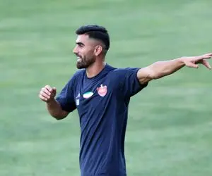 هافبک نیمکت نشین از پرسپولیس جدا شد