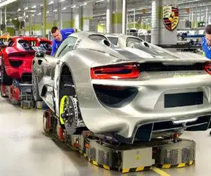 کارخانه تولید پورشه؛ تو کارخونه آلمانی پورشه 1200 اسب بخار میسازن چرمشو دستی میدوزن