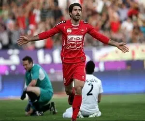 مهاجم سابق پرسپولیس در یک قدمی استقلال