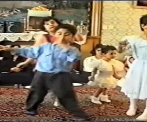 آواز شاد؛ پسر دهه شصتی قشنگ مجلس گرم کن دوعالمه چه قری میده تو تولد