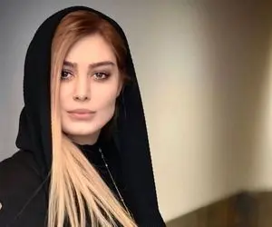 استوری جدید سحر قریشی با ژست عجیب و سانسور بدنش!