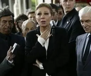 سفر با ایام قدیم ندیم؛ فرح دیبا آسیم سر در مراسم خودکشی لیلا پهلوی