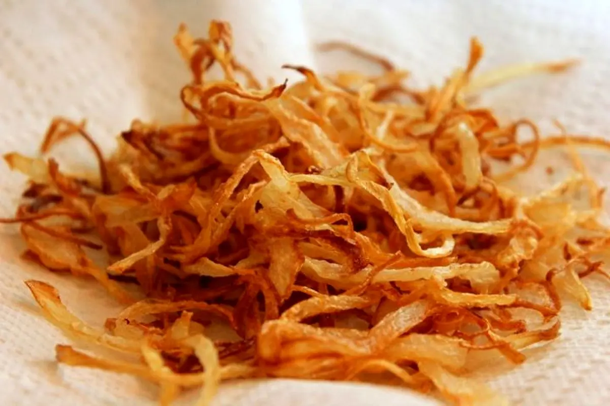 ترفند درست کردن انواع پیاز داغ و طلایی شدنشون؛ مجلسی یا خلالی و کاراملی با ادویه خاص