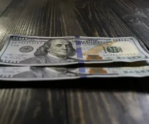 قیمت دلار توافقی امروز شنبه 25مرداد 1404؛ پرش بلند حواله دلار برای ۷۰ هزار تومانی شدن