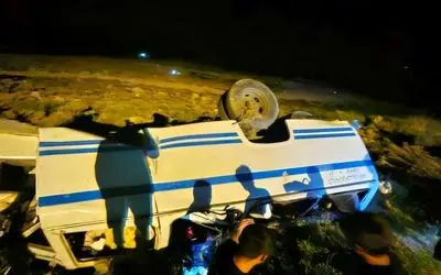 جزئیات سقوط مینی‌بوس به دره در خراسان رضوی؛ چند نفر کشته و مصدوم شدند؟