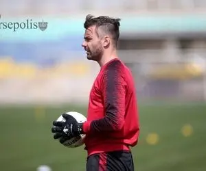 شماره یک پرسپولیس در غیاب حامد لک