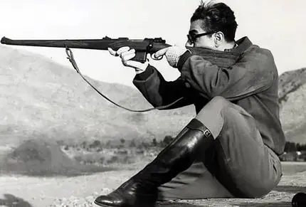 سفر به ایام قدیم؛ هفت تیر کشی شاه مخلوع