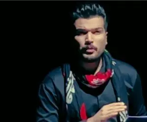 آواز احساسی؛ پسر رعنا چو مرغ شب رو یجور میخونه خوده زند وکیلی جلوش لنگ میندازه