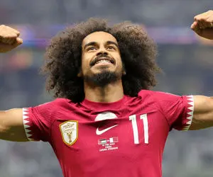 (عکس) ستاره پرحاشیه مرد سال فوتبال آسیا شد