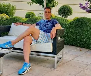 استراحت علی کریمی در ویلای لواسان اش!