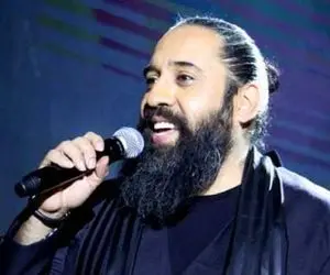 آواز شاهکار؛ تو این اجرای روزبه نعمت الهی صداش که فریاده احساسه رقص سماع هم کردن