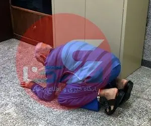 (عکس) سجده شکر پدر بابک خرمدین بعد از قتل پسرش!