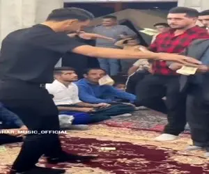 آواز شاد؛ پسر انرژیک جوری عروسیو با رقصش گرم کرد بزرگان مجلس پا شدن شاباش بارونش کردن