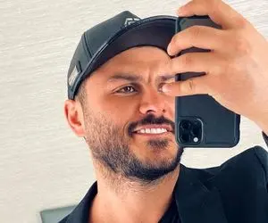 دانلود آهنگ آرمین زارعی به نام دوباره برگرد + ویدیو